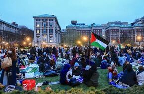 كيف حاول مليارديرات مجموعة الواتساب قمع الحراك الطلابي الداعم لفلسطين في نيويورك؟