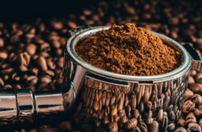 العلماء يكتشفون استخدامًا عمليًا لبقايا القهوة المطحونة - المصري لايت