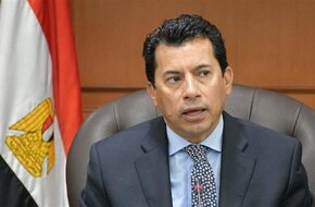 قبل مواجهة الأهلى والترجى.. وزير الرياضة يتواصل مع سفير مصر فى تونس