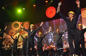 قصور الثقافة تحتفل بعيد العمال على مسرح 23 يوليو في المحلة (صور)