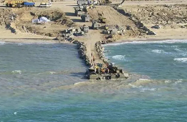 «القاهرة الإخبارية»: مسؤولون يتوقعون بدء عمل الرصيف البحري في غزة الجمعة المقبلة