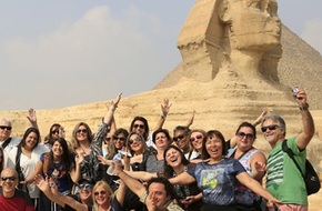 فيديو.. كيف تصل مصر لـ30 مليون سائح في 2028؟ نقيب السياحيين يوضح