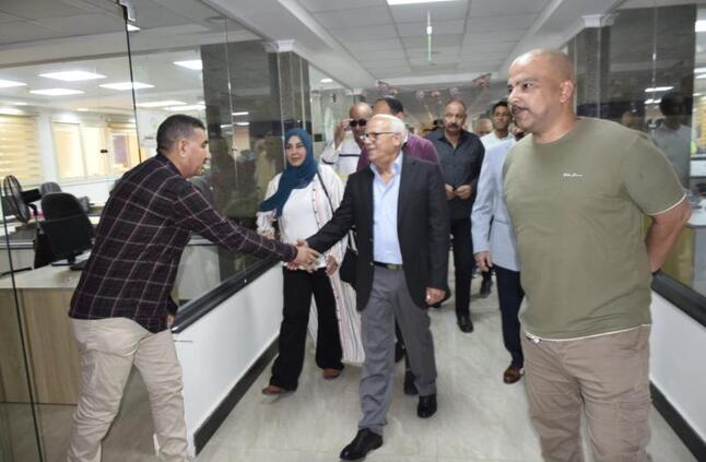 محافظ بورسعيد يتفقد سير العمل بالمجمع الاسترشادي المطور للجهاز التنفيذي بمجمع المصالح | محافظات | الصباح العربي