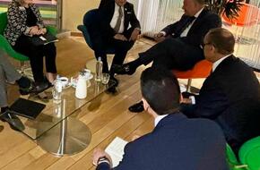 وزير الخارجية يلتقي وزير الدولة البريطاني لشئون الشرق الأوسط في بروكسل 