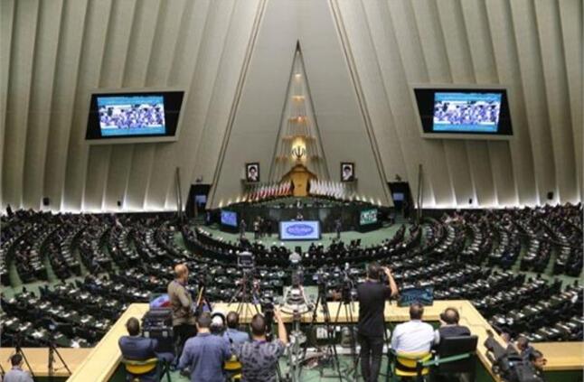 البرلمان الإيراني يعيد انتخاب "قاليباف" رئيسًا له