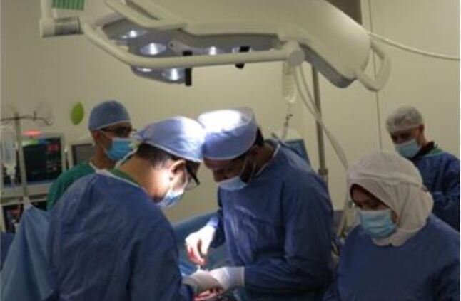فريق طبي ينقذ حياة طفل تعرض لطعنة بسكين في رأسه بالشرقية