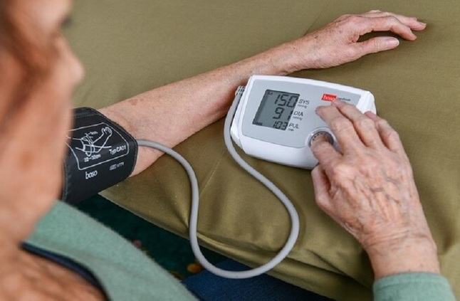 طبيب: ضغط الدم المعتاد قد يتحول إلى أزمة ارتفاع مستوى ضغط الدم