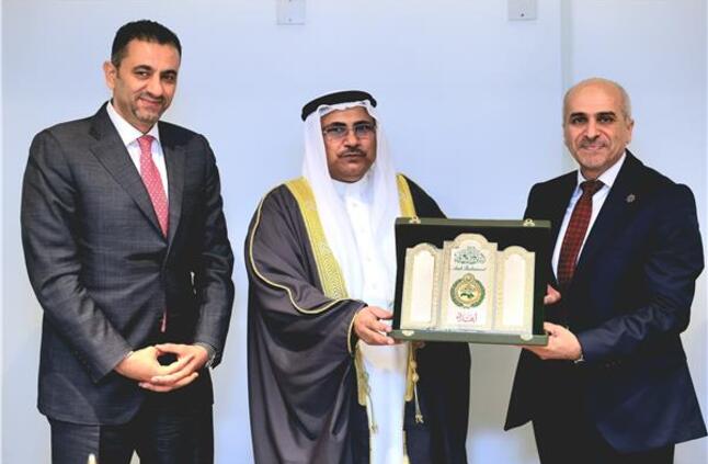 رئيس البرلمان العربي يلتقي رئيس المركز الوطني للأمن السيبراني الأردني