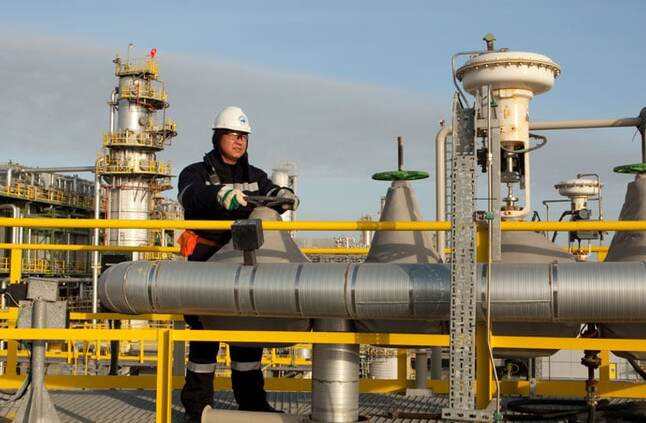 العراق يرفع الطاقة التكريرية لمصافي النفط بمقدار 360 ألف برميل يوميا