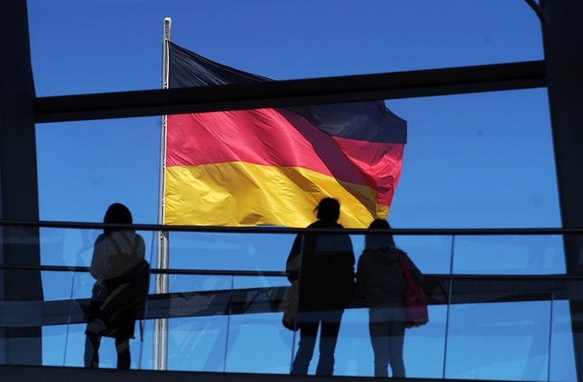 سياسي ألماني يشير إلى نزوح ضخم لرؤوس الأموال من بلاده