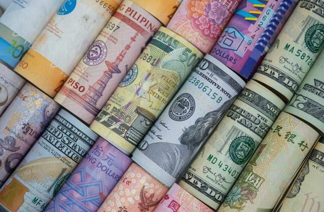 الريال السعودى بـ 12.76 جنيهاً..أسعار العملات بالبنوك المصرية