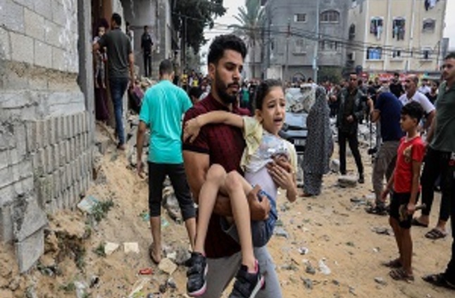 الجارديان: أيهما أسوأ.. أكاذيب إسرائيل بشأن غزة أم تكرارها من الحلفاء؟