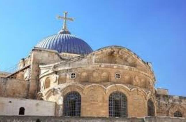 الكنائس الفلسطينية: منع وصول المصلين لكنيسة القيامة انتهاك للقوانين الدولية وحرية العبادة