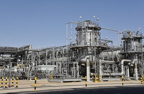 السعودية ترفع أسعار النفط المصدر إلى آسيا للشهر الثالث على التوالي