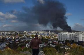 إصابة 10 أشخاص في غارة جوية روسية على خاركيف شرق أوكرانيا