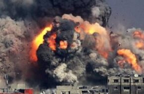 قناة القاهرة الإخبارية: بدء غارات جوية تستهدف محيط مطار غزة شرق مدينة رفح جنوب قطاع غزة - صوت الأمة