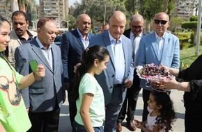 محافظ القاهرة يشارك المواطنين فى احتفالات شم النسيم بالحديقة الدولية