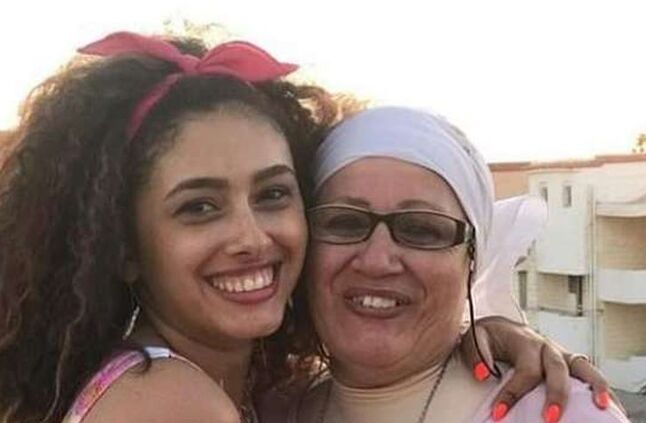 ريم أحمد تنشر صورة مع والدتها الراحلة.. «اللهم اجعل قبرها روضة من رياض الجنة»