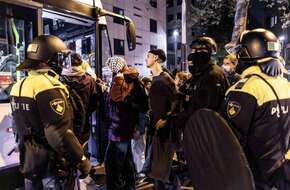 اعتقال 125 شخصا في مظاهرة مؤيدة لفلسطين بجامعة أمستردام في هولندا | أخبار عالمية | الصباح العربي