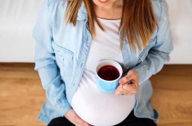 احذري 4 أعشاب تسبب منع الحمل دون أن تدري.. ما المشروبات الآمنة؟