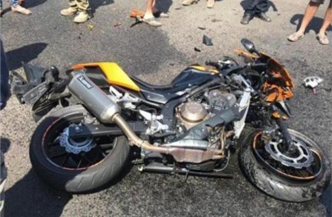 إصابة 3 أشخاص إثر حادث انقلاب دراجة نارية في الشرقية