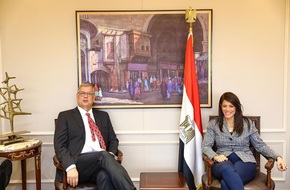 وزيرة التعاون الدولي تعقد جلسة مباحثات مع السفير الهولندي بالقاهرة