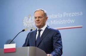 رئيس الوزراء البولندي يتجه لإقالة أربعة وزراء في تعديل وزاري