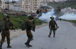 العربية: إصابة 7 جنود على الأقل بينهم 2 بحالة حرجة شمال إسرائيل