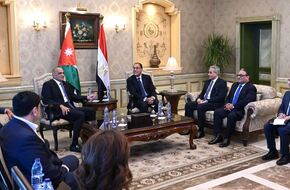 مدبولي والخصاونة يؤكدان مواصلة العمل من أجل تنمية العلاقات الثنائية بين مصر والأردن