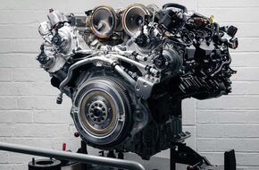 بنتلي تكشف عن محرك V8 هايبرد جديد كلياً سيكون الأقوى في تاريخ العلامة – المربع نت