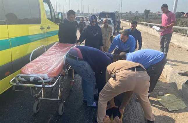 إصابة 3  أشخاص في اصطدام سيارة بعمود إنارة على الطريق الزراعي في القليوبية  | المصري اليوم