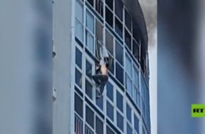 مشاهد مروعة لرجل يسقط من الطابق الـ20 أثناء محاولته اليائسة للنجاة من الحريق