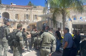 وزير الاتصالات الإسرائيلي يأمر بمداهمة استوديوهات الجزيرة في الناصرة ومصادرة المعدات