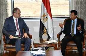 أشرف صبحى يلتقي سفير بيلاروسيا لبحث مجالات التعاون في مجال الشباب والرياضى | المصري اليوم