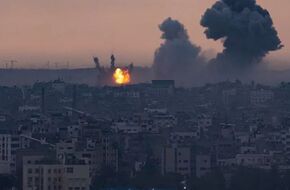 بسبب القصف الإسرائيلي.. انفجار ضخم على الهواء في شرق رفح الفلسطينية | أهل مصر