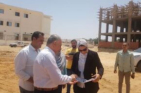 نائب محافظ الوادي الجديد تتفقد بدء الإنشاءات بالمدرسة المصرية اليابانية في مركز الداخلة