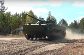 روسيا تجهز الجيش بدفعة من المدرعات وناقلات الجنود المعدّلة (فيديو)