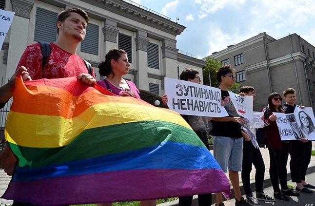عاجل...كييف تشهد أول مسيرة للمطالبة بحقوق المثليين منذ الحرب الروسية | العاصمة نيوز