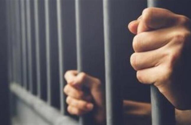 حبس متهم في تصنيع وحيازة مواد مخدرة وفرد خرطوش بالسلام | الحوادث | الصباح العربي