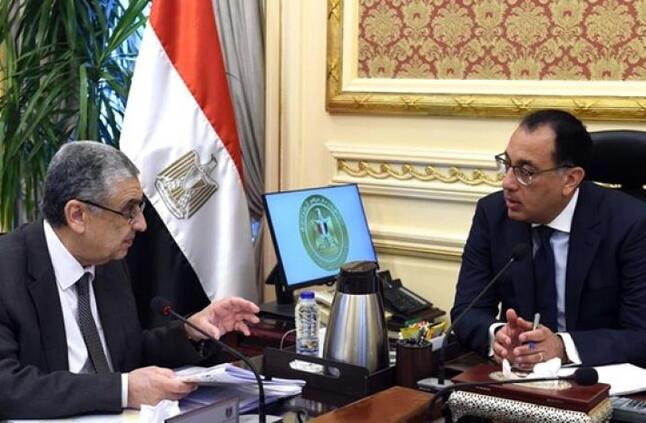 رئيس الوزراء يتابع مع وزير الكهرباء خطط الوزارة لتطوير ورفع كفاءة الشبكات | الأخبار | الصباح العربي