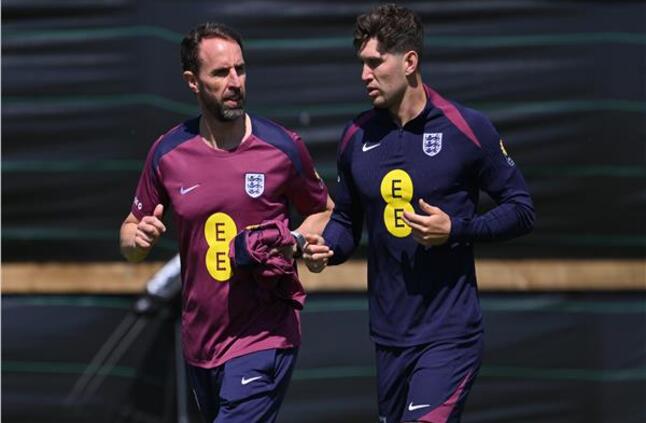 غياب 3 لاعبين عن منتخب إنجلترا أمام البوسنة