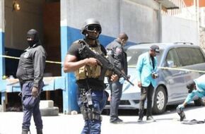 رجال شرطة من كينيا يصلون هايتي في إطار مهمة أمنية