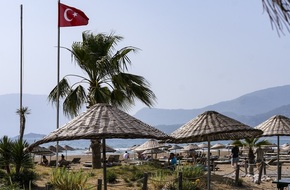 خبير: تركيا تخشى فقدان السياح الروس والأوروبيين بسبب ارتفاع الأسعار