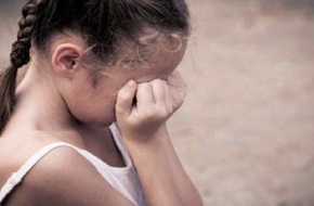 "ضرب بأداة صلبة وآثار كي في جسمها" وفاة طفلة في ليبيا بعد تعرضها للتعذيب يثير ضجة كبيرة