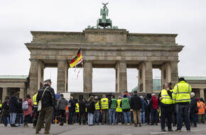 ألمانيا.. اشتباكات مع الشرطة في مدينة إيسن قبيل انعقاد مؤتمر حزب "البديل" (فيديو)