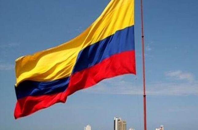 وزير الداخلية الكولومبي لويس فيلاسكو يعتزم ترك منصبه