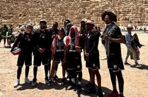 فريق كرة السلة الاستعراضي العالمي هارلم جلوبتروترز الأمريكي يزور الأهرامات - اليوم السابع