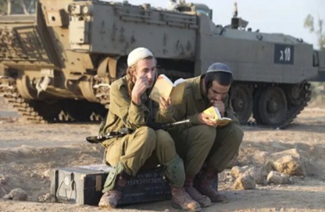 تقارير: إسرائيل تنفذ عملية جديدة تستهدف حماس في وسط غزة