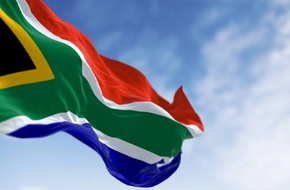 اعتقال وزير جنوب إفريقي بتهمة الرشوة وسط محادثات لتشكيل ائتلاف حاكم