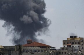 القاهرة الإخبارية : سقوط 5 شهداء وعدد من الجرحى فى قصف منزل بمخيم البريج وسط غزة - صوت الأمة